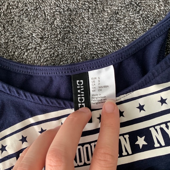 Crop Tops - Picture 3 of 4